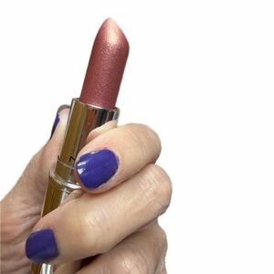 Mac Cosmetics A Wink of Pink lipstick